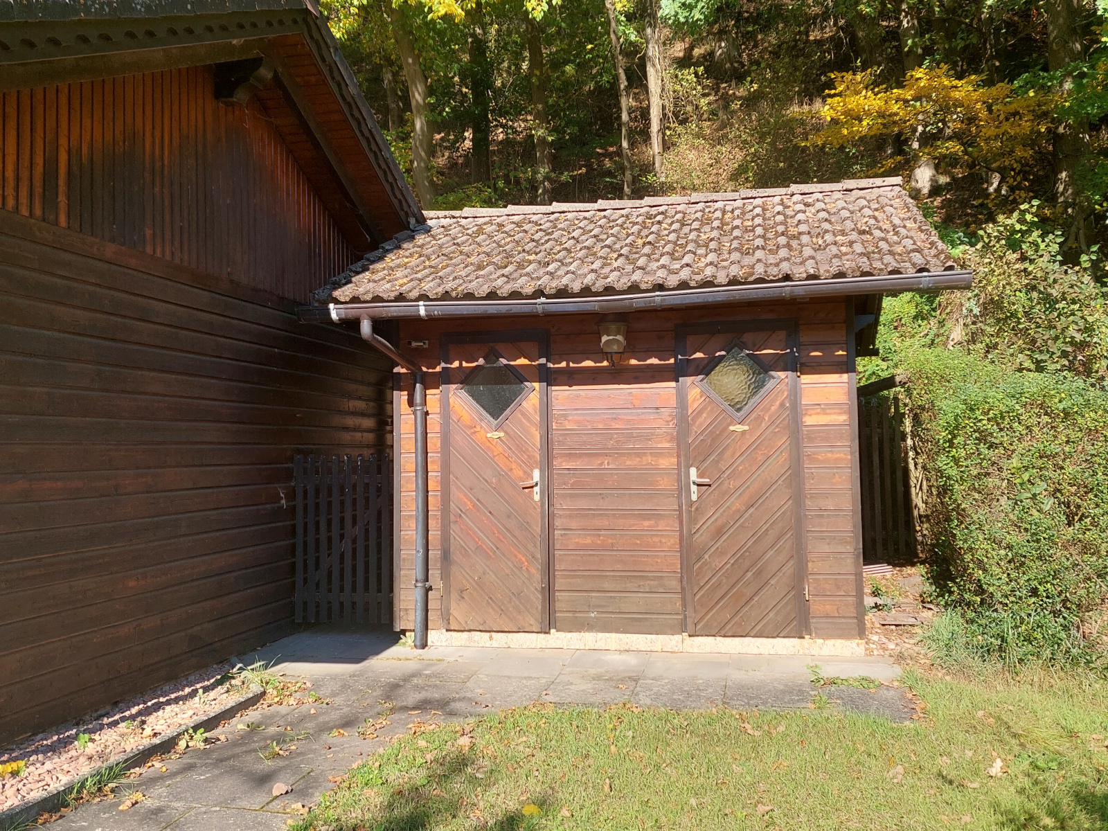 Zeigt den Toilettenbereich der Mündersbachhütte